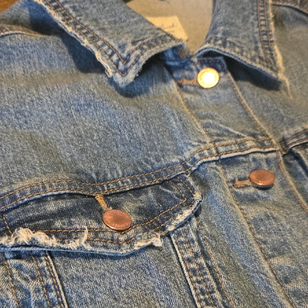 Universal Thread Blue Jean Jacket Timeless Style - Picture 5 of 10